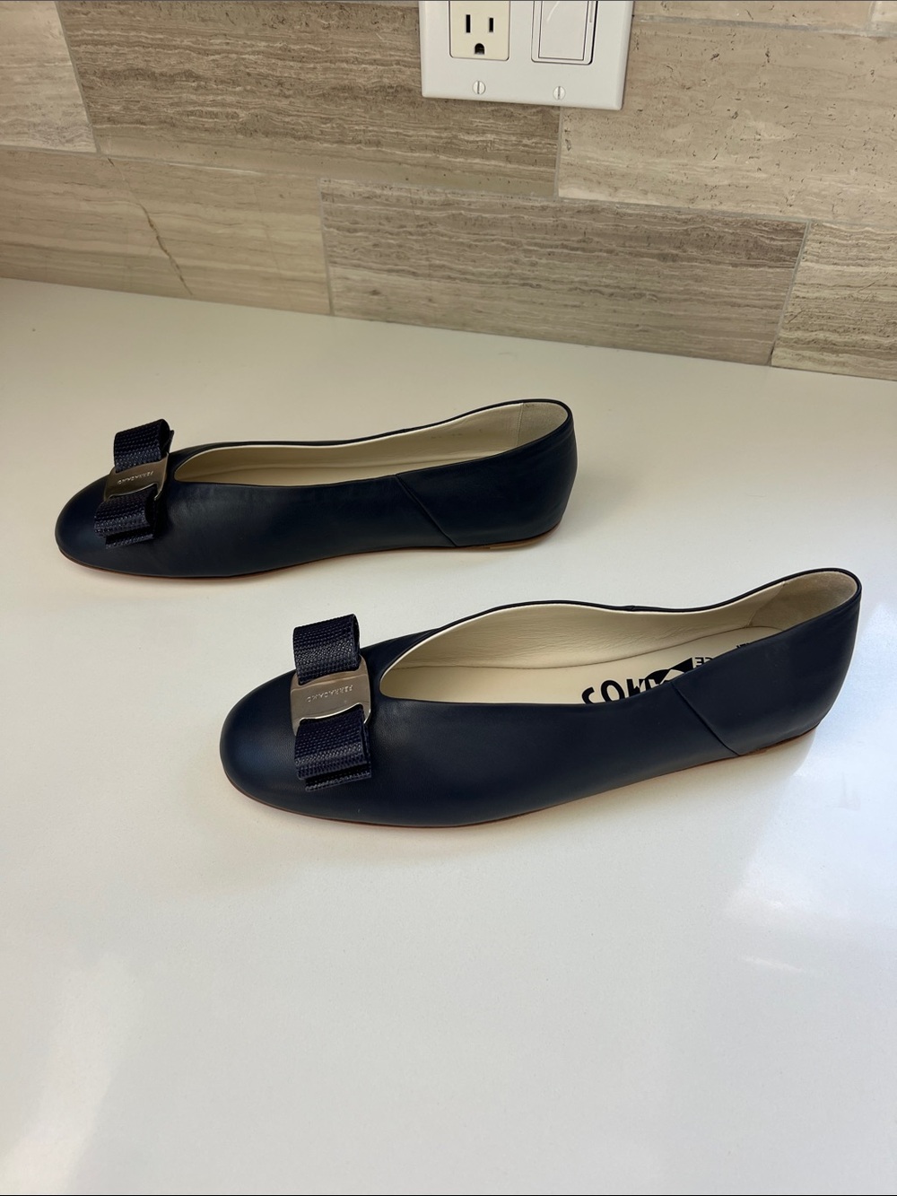 Salvatore Ferragamo creations Vara bow navy blue leather flats 10 - Picture 10 of 12